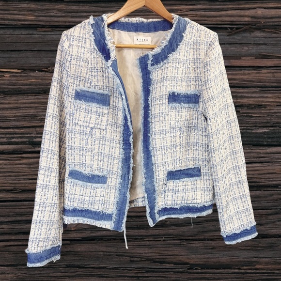 Chic Blue and White Tweed Blazer with Elegant Trim - Picture 1 of 6